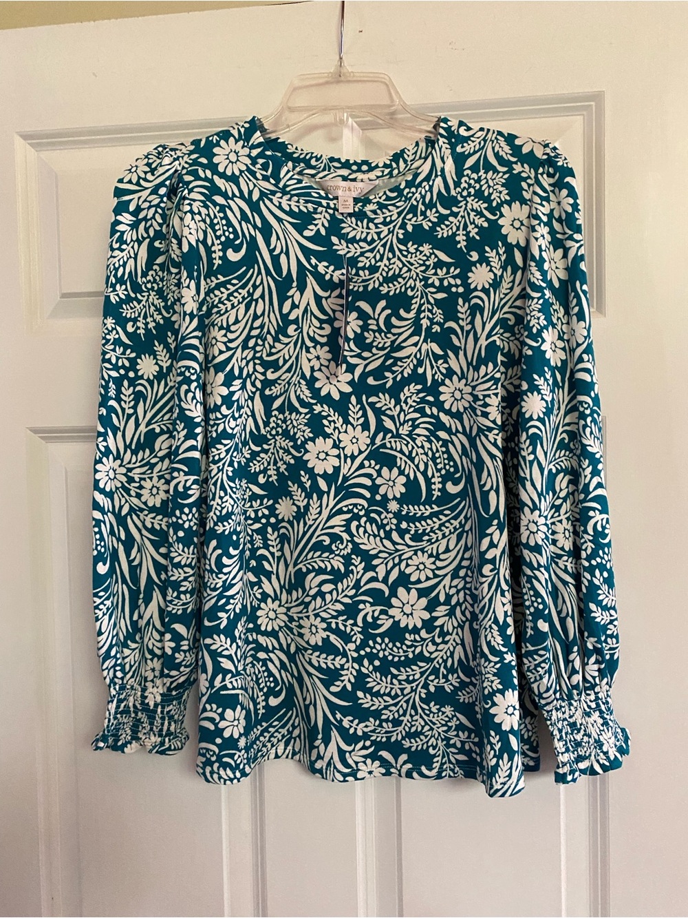 crown & ivy Teal and White Floral Long-Sleeve Top